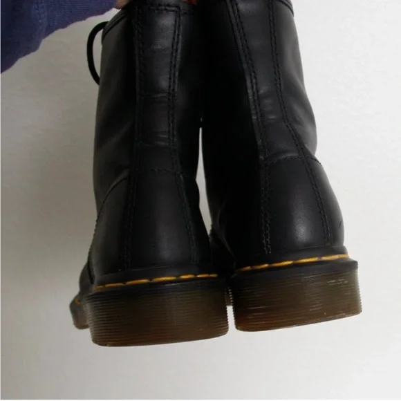 Dr Martens 1460 WOMEN'S SMOOTH LEATHER LACE UP BOOTS Excellent pre-owned! - Picture 6 of 11